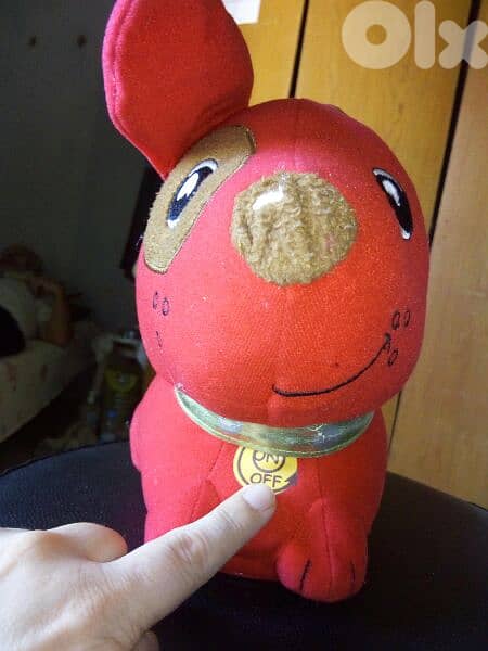YAKI MECHANISM Red Dog BARKS &MOVES medium Toy his height 20 Cm=21$ 7