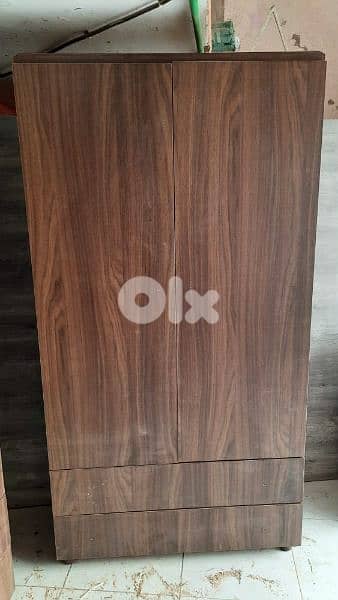 خزانة درفتين حجم كبير عرض متر 1