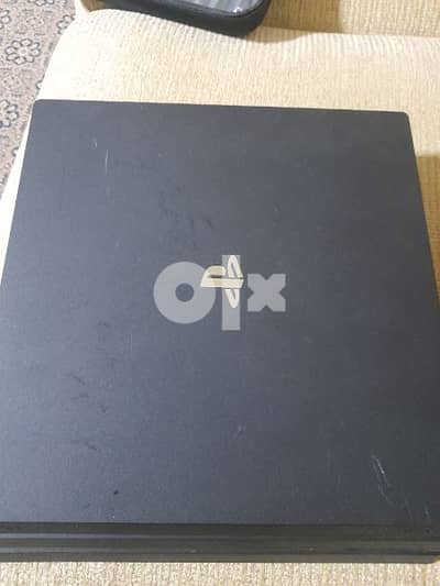 PLASTATION 4 PRO