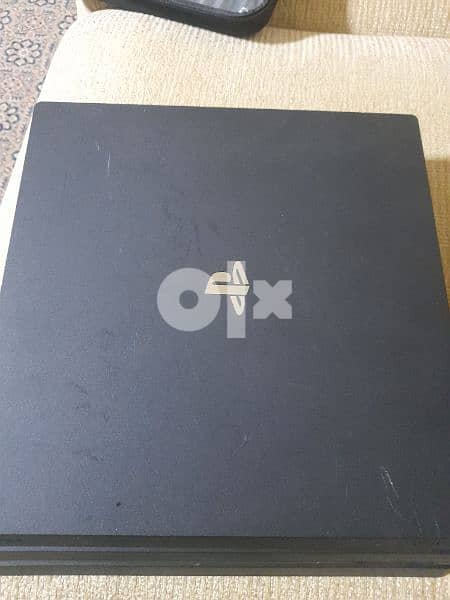 PLASTATION 4 PRO 0