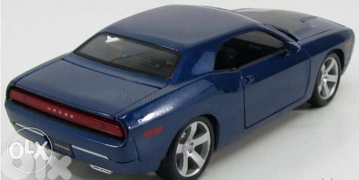 Dodge Challenger diecast car model 1:18 4