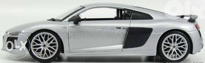 Audi R8 V10 diecast car model 1:18 1