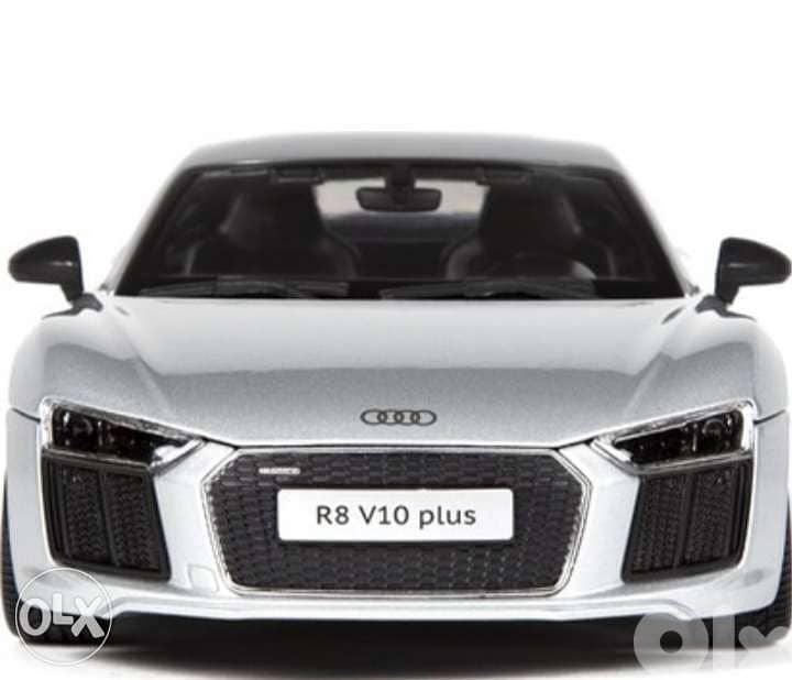 Audi R8 V10 diecast car model 1:18 7