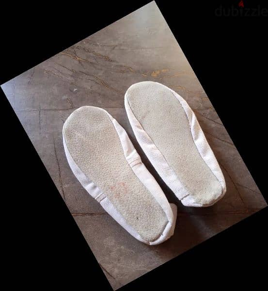 unisex white ballerine -sport- worn only once- marketrate 1