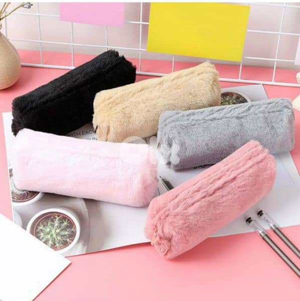 elegant furr makeup pouch 5$ 0
