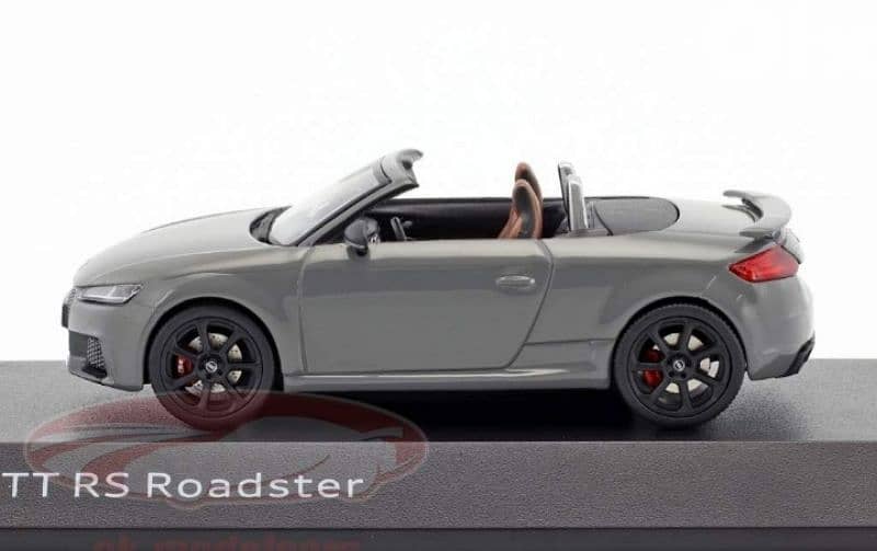 Audi TT RS Roadster diecast car model 1:43. 2