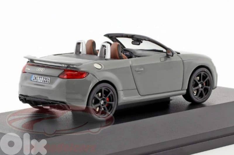 Audi TT RS Roadster diecast car model 1:43. 3