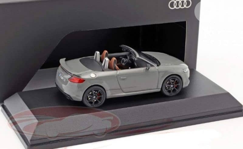 Audi TT RS Roadster diecast car model 1:43. 4