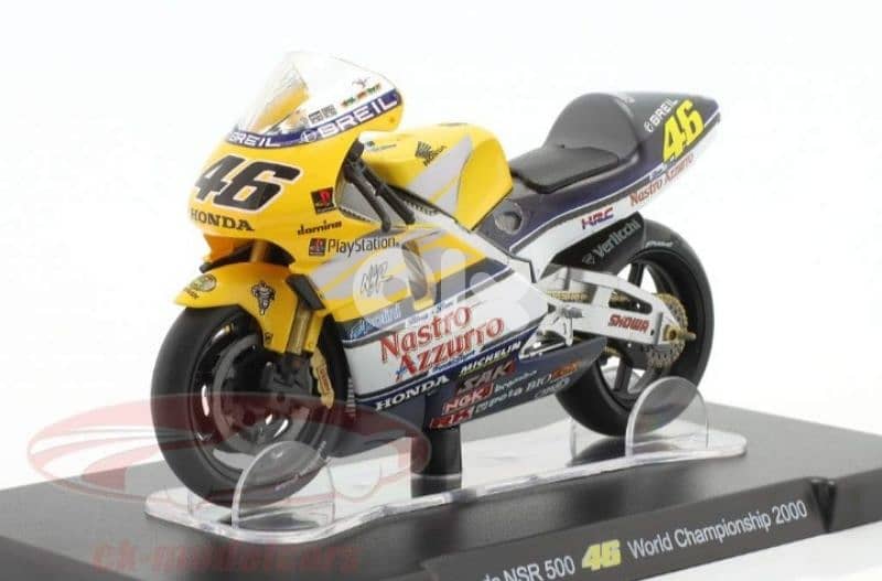 Honda NSR 500 ( year2000) diecast motorcycle model 1:18 1