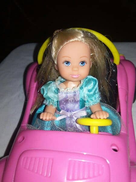 STEFFi LOVE DAUGHTER EVI +HER CAR barely used still good doll, both=22 1