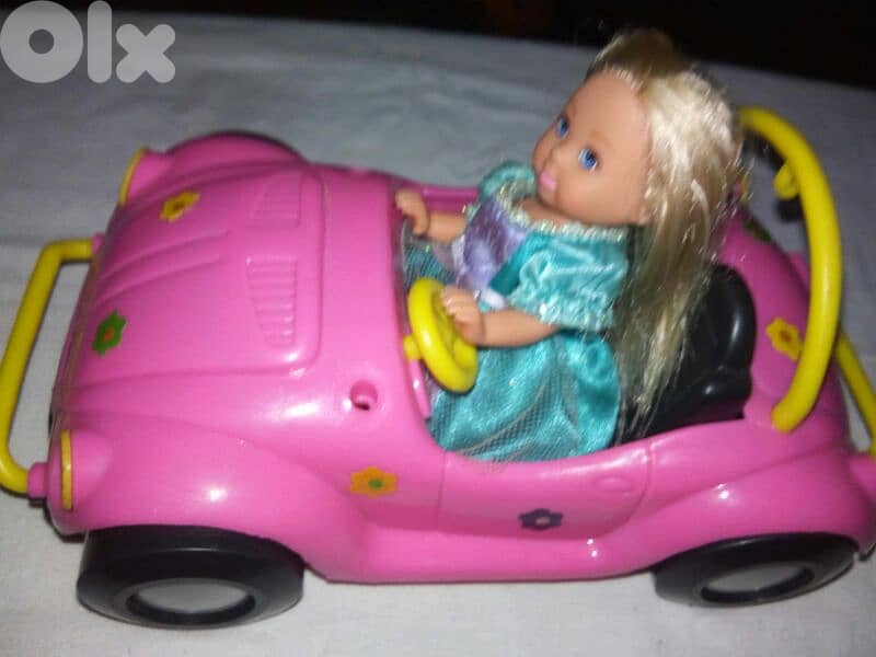 STEFFi LOVE DAUGHTER EVI +HER CAR barely used still good doll, both=22 3