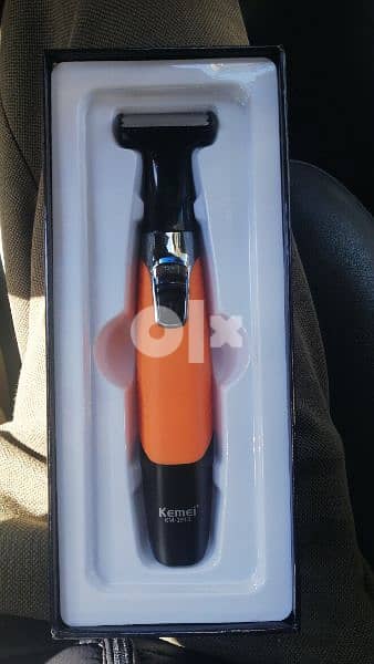 hairclipper or razor