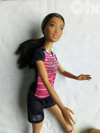 BARBIE SOCCER PLAYER - I CAN BE brunette great doll +complete wear=23$