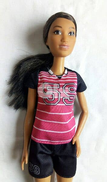 BARBIE SOCCER PLAYER - I CAN BE brunette great doll +complete wear=23$ 2
