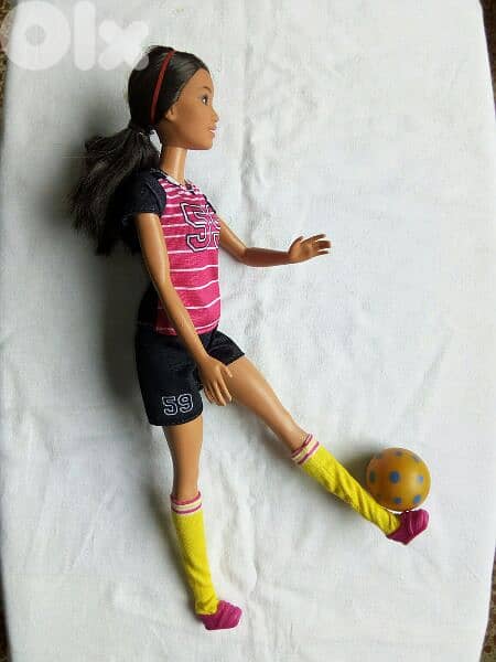 BARBIE SOCCER PLAYER - I CAN BE brunette great doll +complete wear=23$ 1