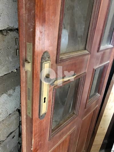 باب خشب ميغانو درفتين خارق النظافة مع صندوقو جاهز للتركيب