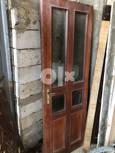 باب خشب ميغانو درفتين خارق النظافة مع صندوقو جاهز للتركيب 1