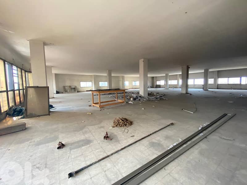800 SQM Office/Showroom in Dora, Metn 0