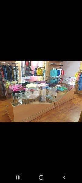 perfume stand and showcase 0