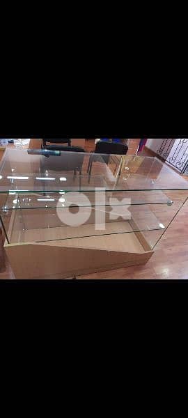 perfume stand and showcase 7