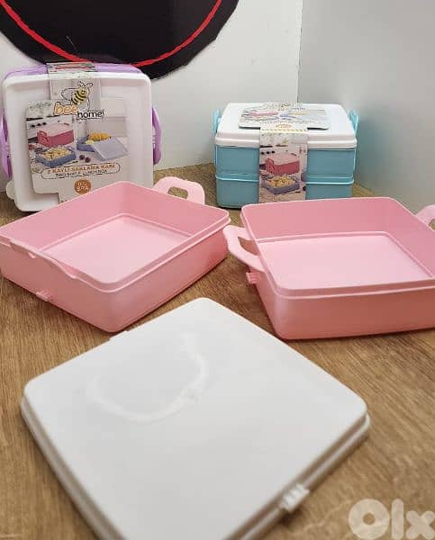 2 shelfs lunchbox tapperwer 2$ 1