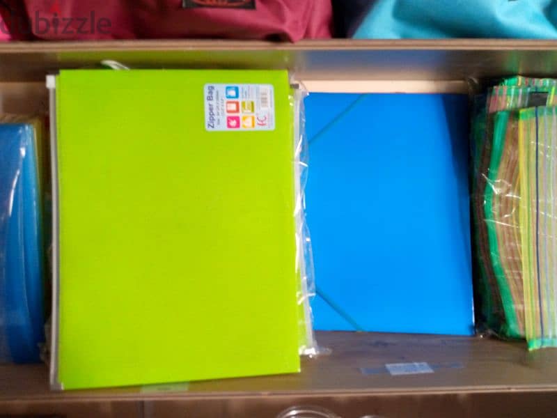 ملفات وفايلات مدرسية ومكتبية باسعار مناسبة للجميع 0