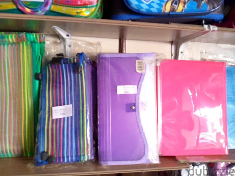 ملفات وفايلات مدرسية ومكتبية باسعار مناسبة للجميع 1