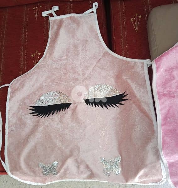 stunning velvet eyelash kitchen apron 6
