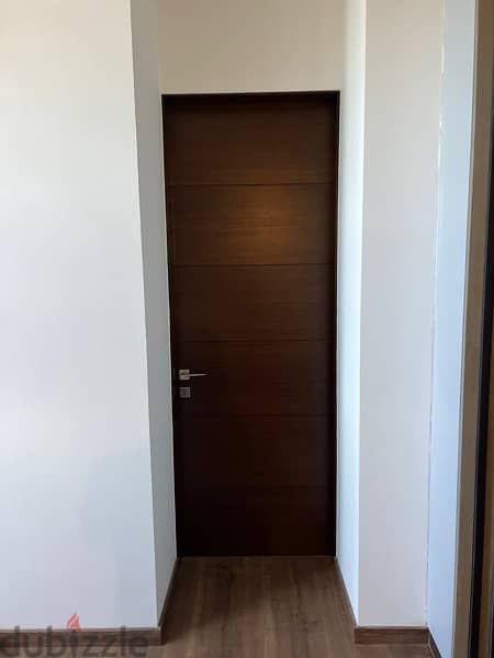 5 doors - Box fraque  Wallnut veneer  5 cm thick - brand new condition 1