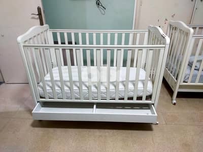 Italian baby bed with drawer and mattress