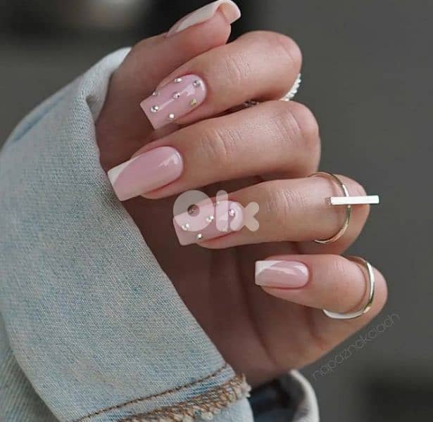 Gorgeous manicure and pedicure decoration box 0