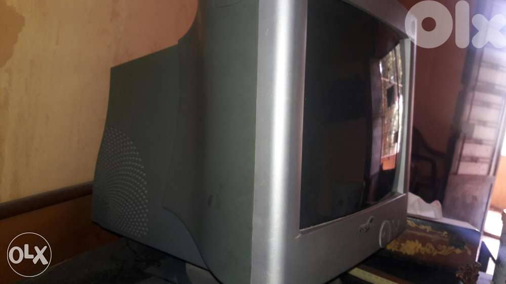 شاشة كمبيوتر منزلي 2