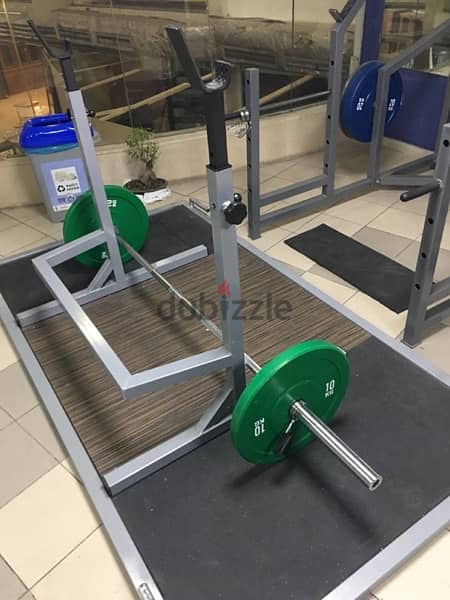 bench & squat rack heavy duty like new for home and gym used 0