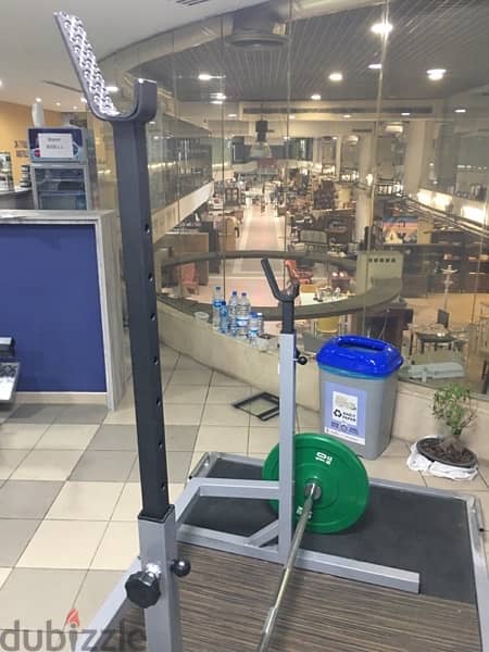 bench & squat rack heavy duty like new for home and gym used 5