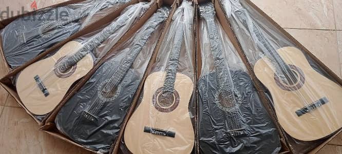 العرض الاقوى غيتار كلاسيك + شنطه + ريشه