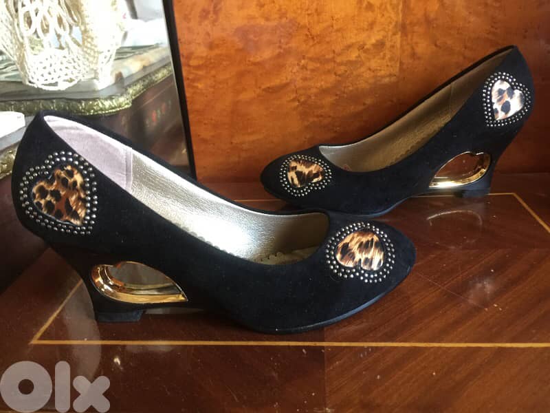 New Velvet High-Heels  ( 36 ) سكربينة جديدة قياس 0