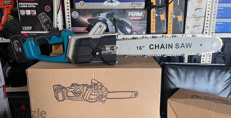 Boss cordless chain saw منشار حطب بطارية 1