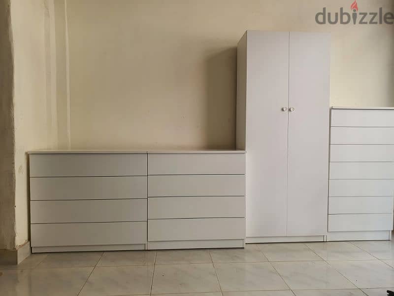 Bedroom Chifonyer Or Closets 4