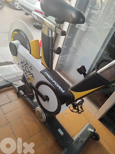 Professional Spinning bike main price 2000 dollar askind for 250$