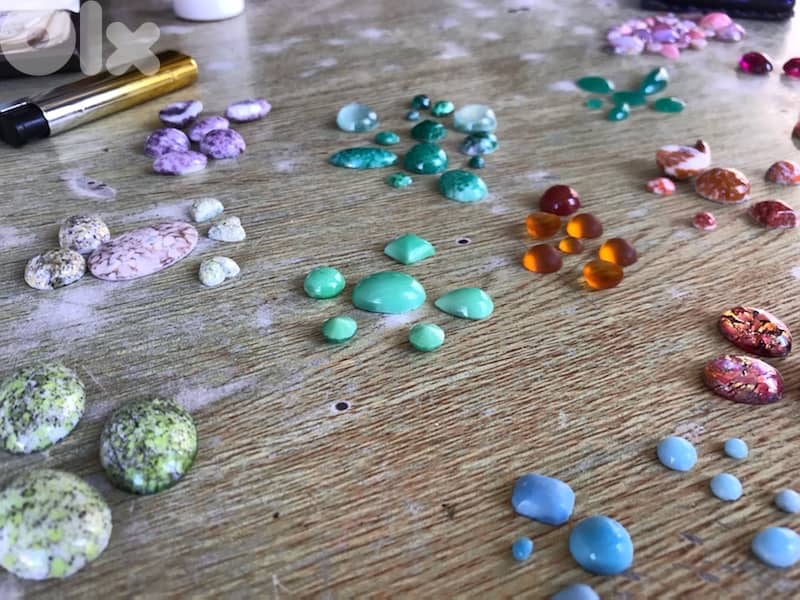 احجار زجاجية  ومواد اخرى عالية الجودة مصنعة غير طبيعية 3