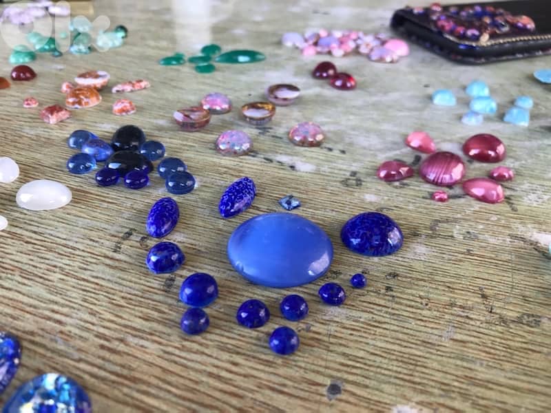 احجار زجاجية  ومواد اخرى عالية الجودة مصنعة غير طبيعية 4