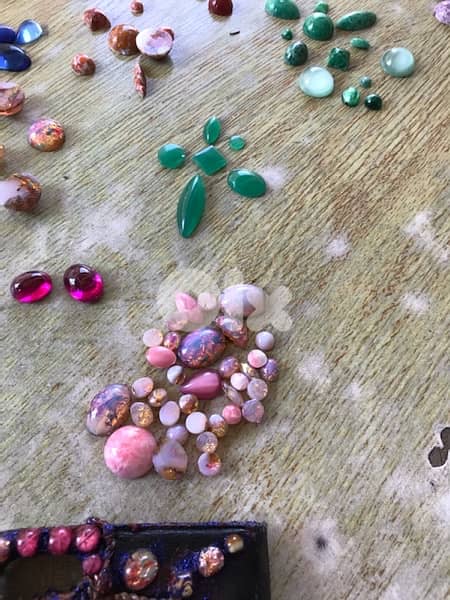 احجار زجاجية  ومواد اخرى عالية الجودة مصنعة غير طبيعية 6