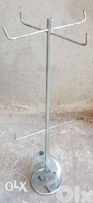 ستاندات للاكسسوارات تصنيع يدوي . للجادين بسعر التكلفة