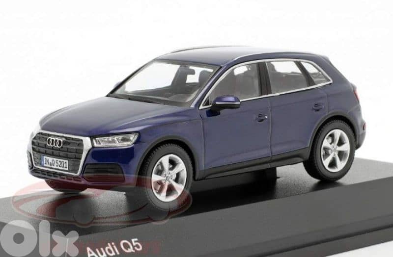 Audi Q5 (2015) diecast car model 1:43. 1