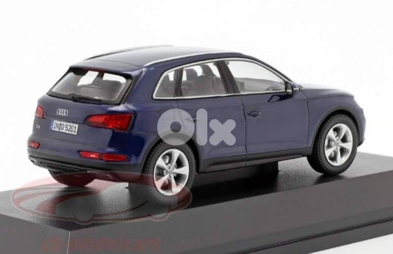 Audi Q5 (2015) diecast car model 1:43. 3