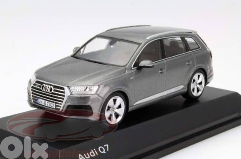 Audi Q7 (2015) diecast car model 1:43. 0