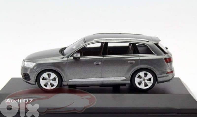 Audi Q7 (2015) diecast car model 1:43. 2