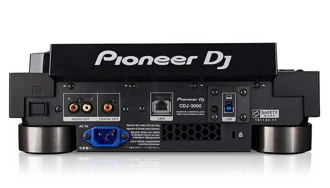 Pioneer CDJ-3000 USB DJ Player (CDJ3000) 1