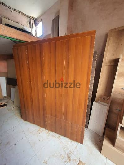 خزانة اربع درف