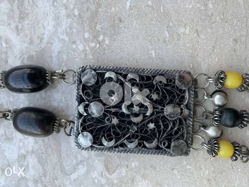 Authentic necklace & Faux pearl earrings 1